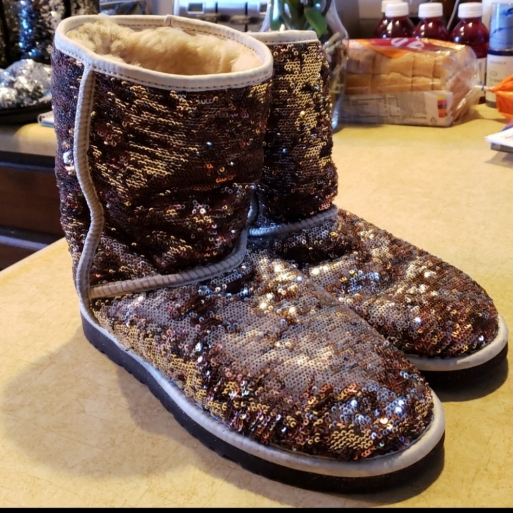 EUC Authentic Bronze/Silver Sparkle Uggs